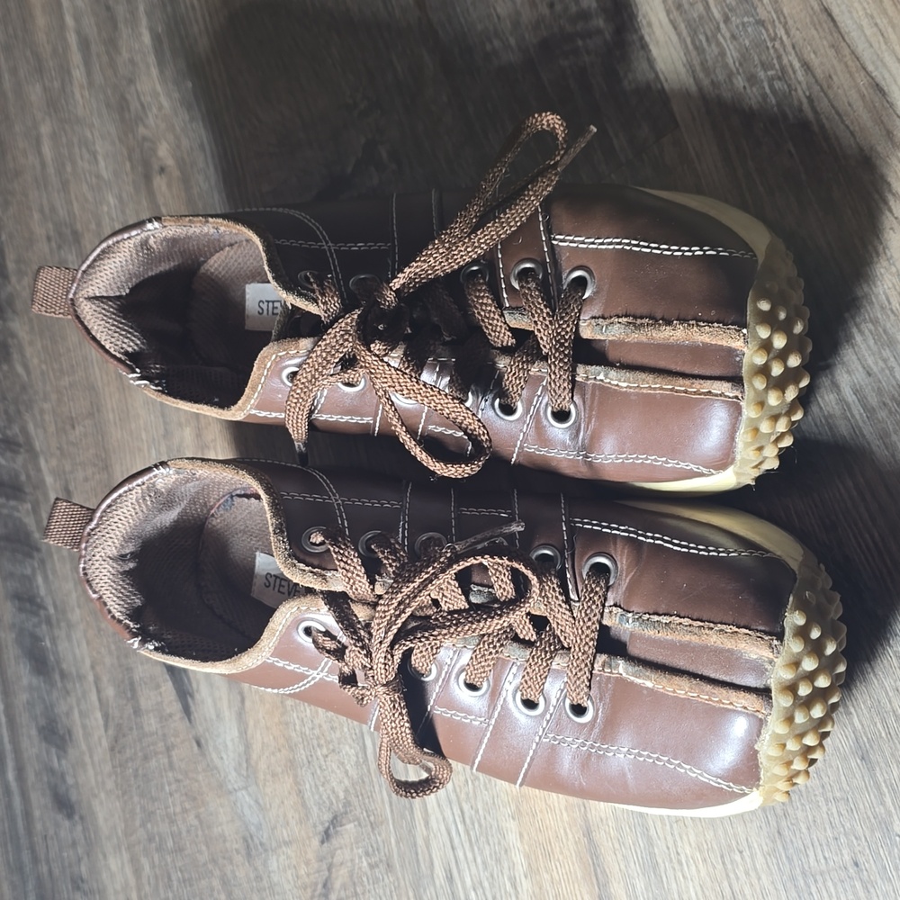 Steve Madden Brown Lace up Women's Shoes. Size 7.